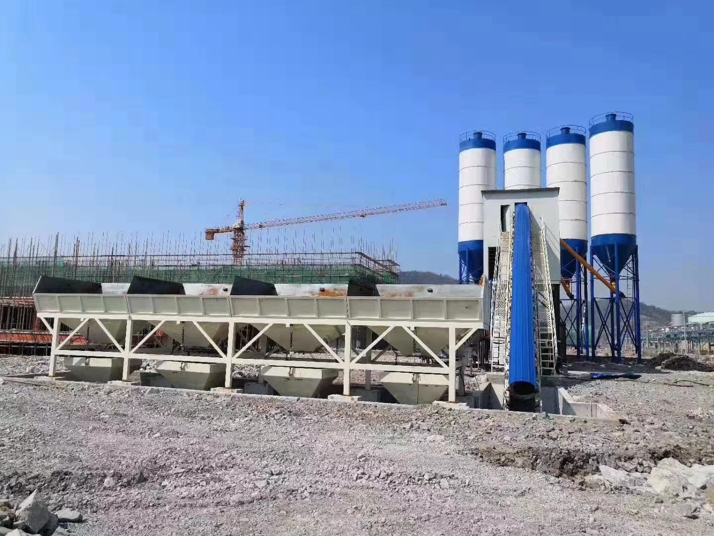 Concrete mixing station into the site for running-in precautions