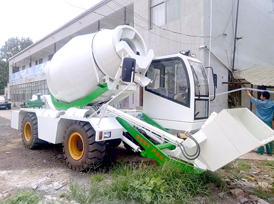 2.5 cubic meter self-loading mixer