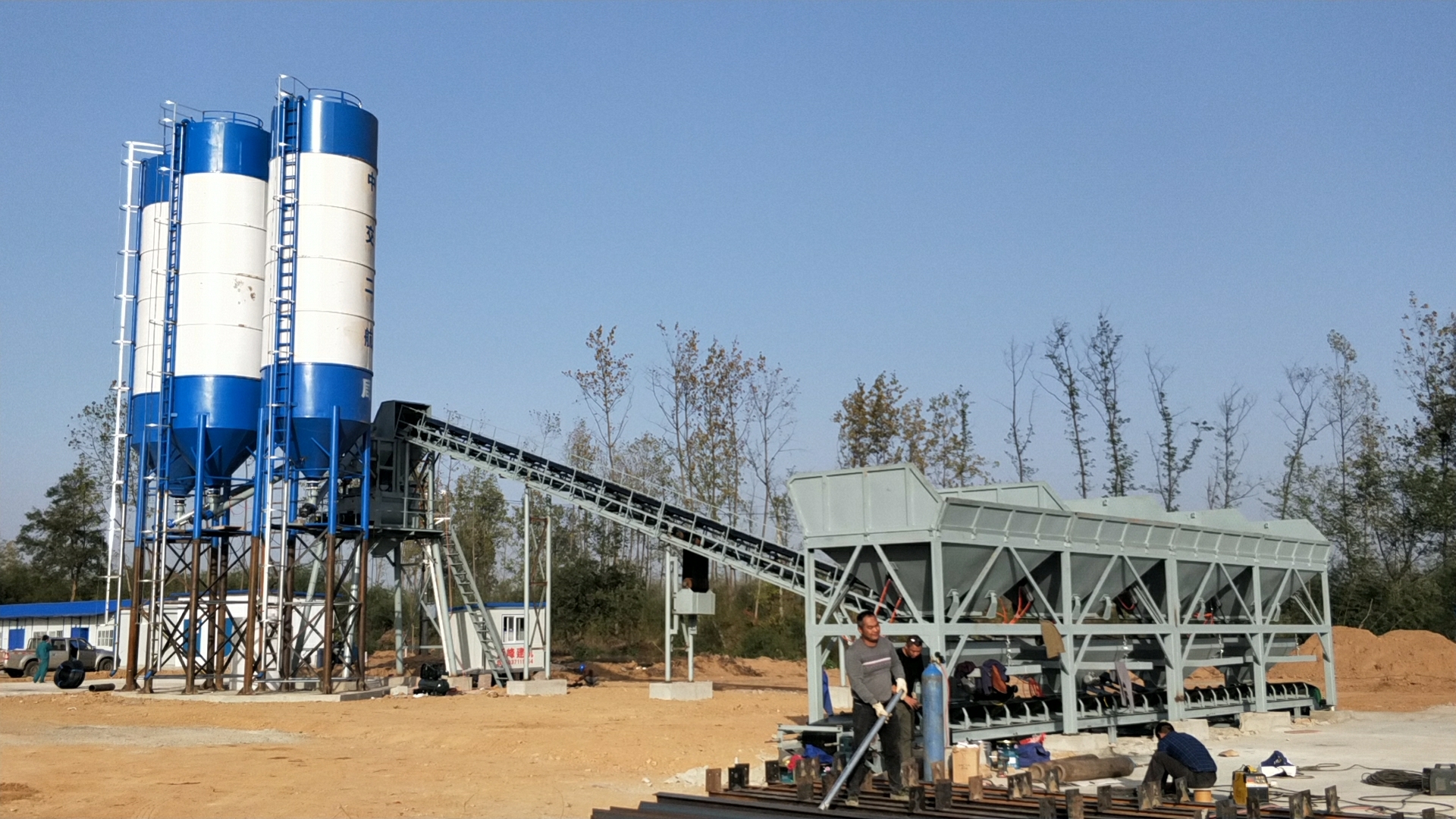 ZhuHong Machinery  in Hubei Huangshi HZS75 concrete mixing plant site